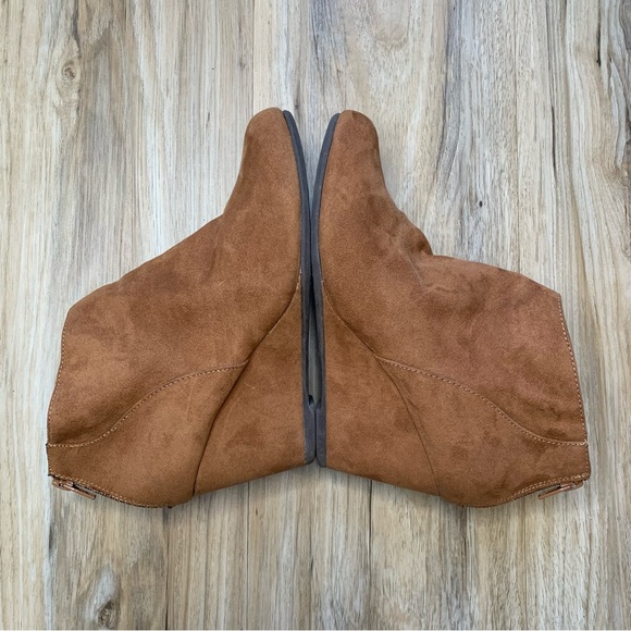 FIONI Tan Brown Faux Suede Wedge Booties Women's Shoes Size 8 - Picture 2 of 8